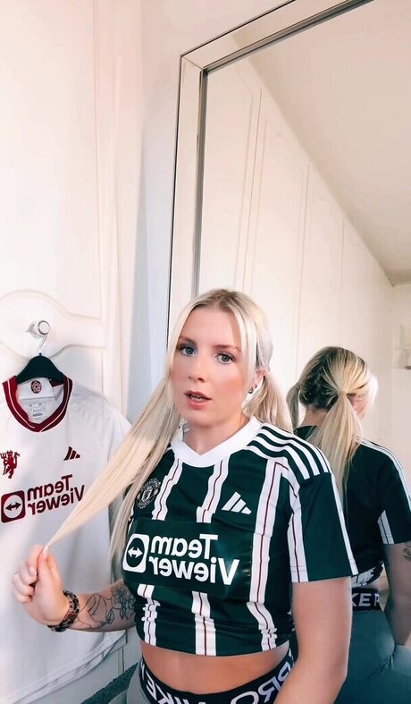 pool fuck onlyfans free nude gallery