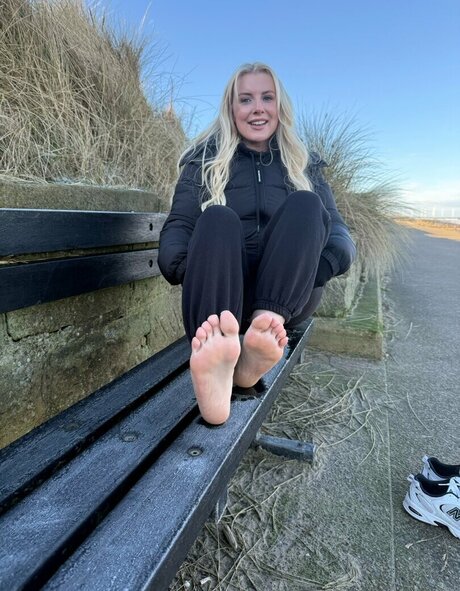 Emily Walters hot star photo