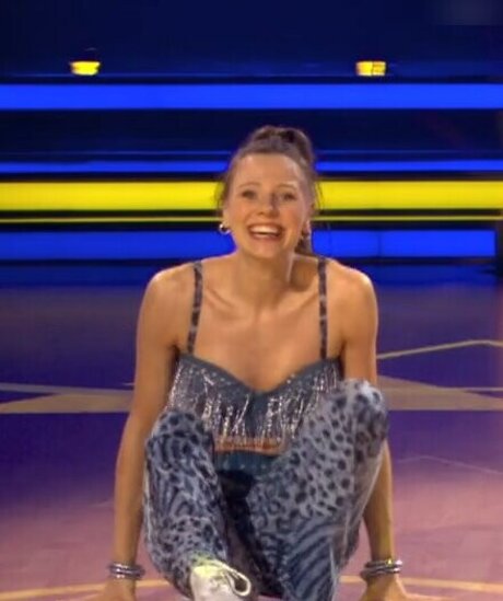 Affe auf Bike nice actress gallery