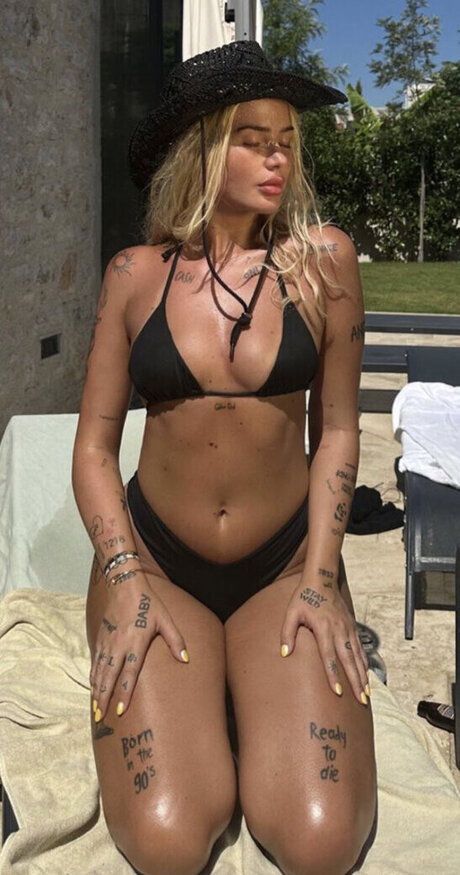 popular trans onlyfans sexy nude image