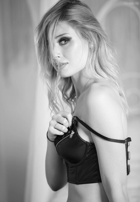 asian young onlyfans hot naked images