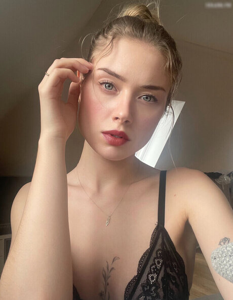 popular trans onlyfans beautiful image