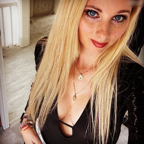 amateur latina onlyfans hot sexy picture