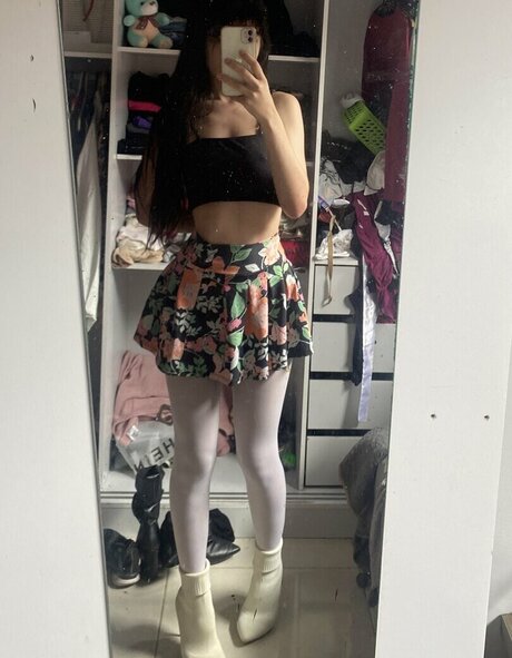 Riasgloria star hot pic