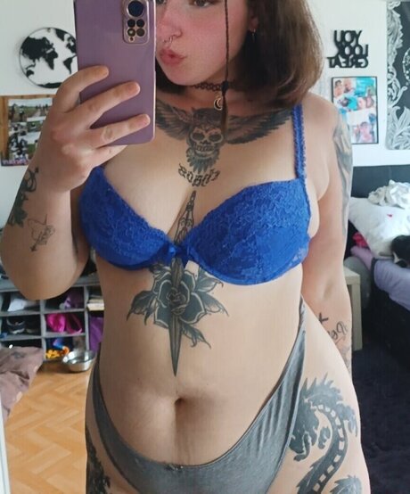 xlenaa official hd pornstar picture