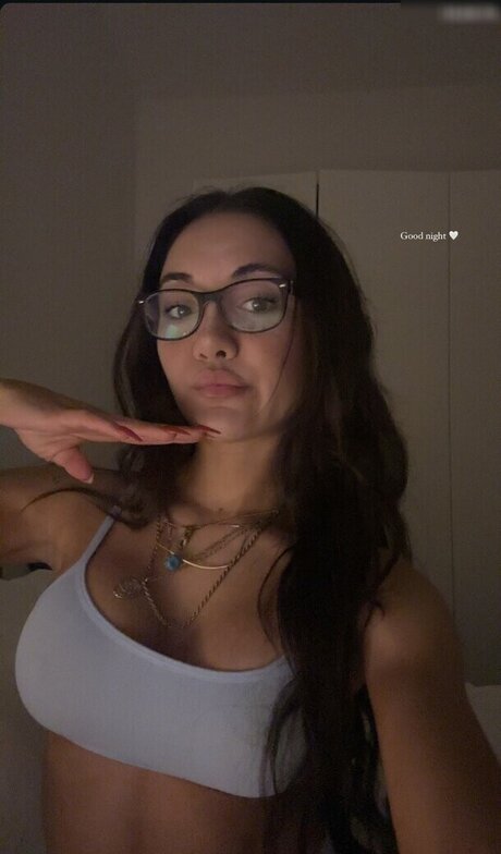 Merve zkan hd star galleries