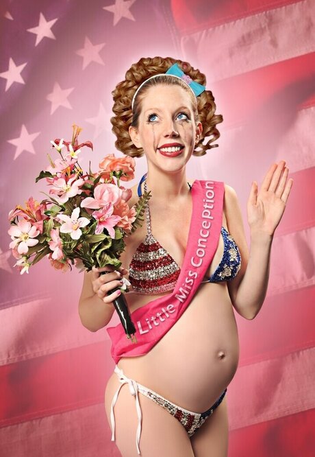 Taskmaster Women star nude photo