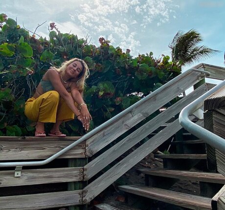 julie tirado pornographic model picture