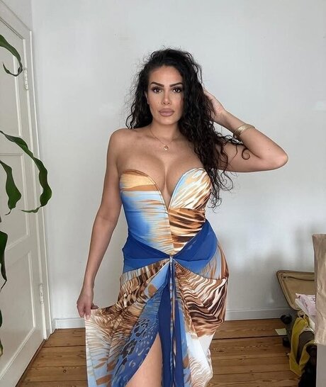 Roaya Soraya model nice pic