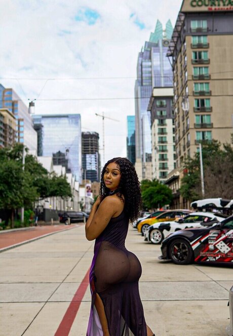 AlmondXMilk pretty model photos