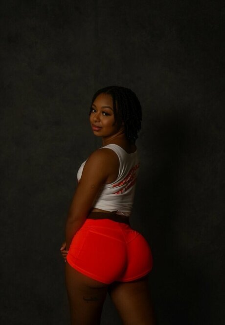 AlmondXMilk erotic model photos