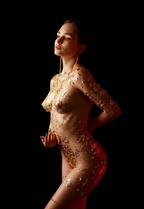 Kamilla Manina hot model photos