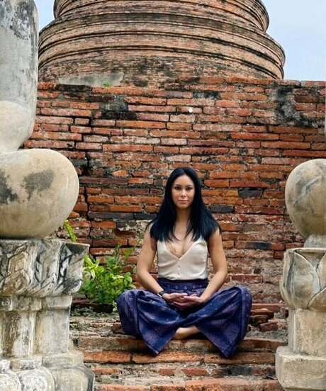 Lauren Mary Kim naked actress pics