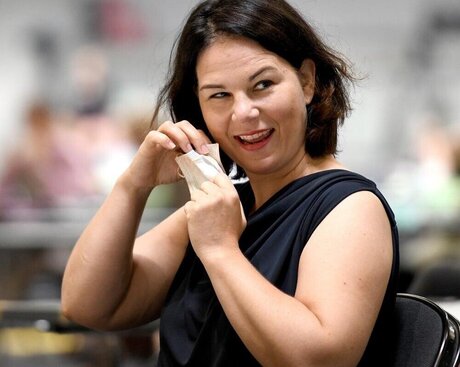 fight onlyfans pornographic pics