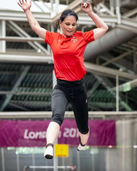 Annalena Baerbock pornographic star pic