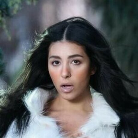 Pom Pom Squad hot actress photo