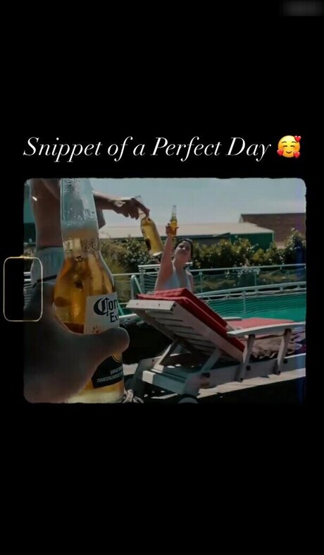 FreakinMagical model erotic photo