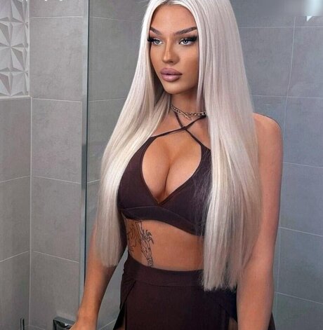 latina blowjob onlyfans art porn image