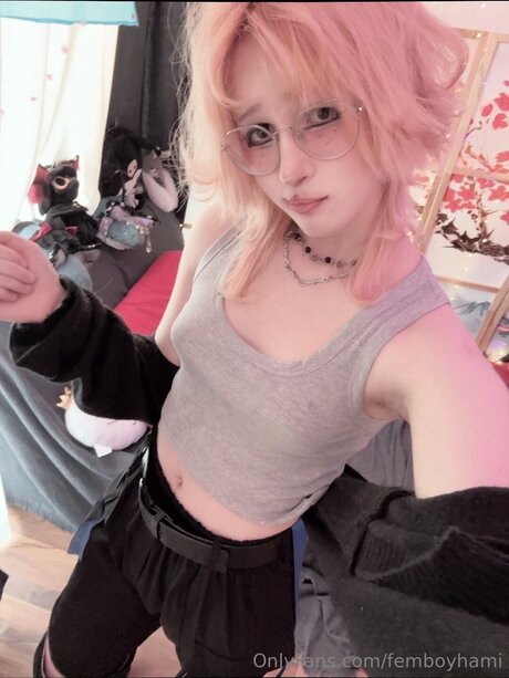 Femboyhami model hot img