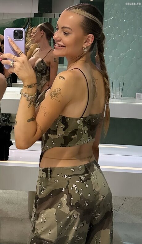 lips onlyfans xxx pics