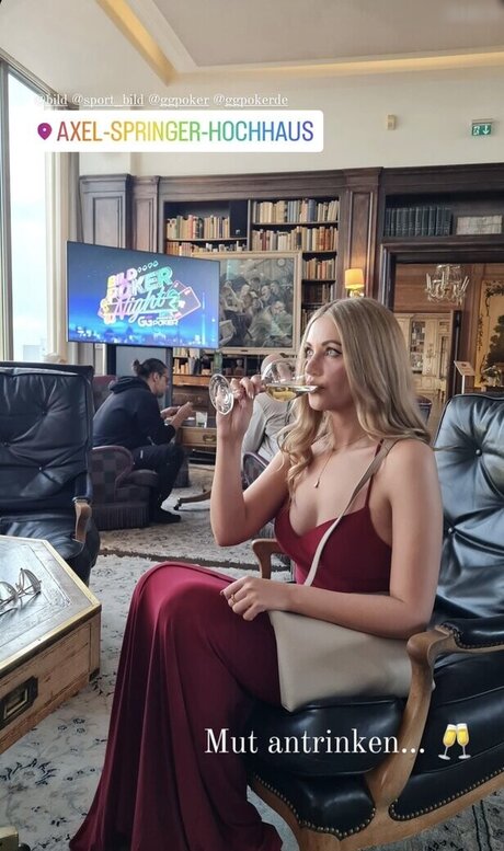 Sarah Milkowski sexy model picture