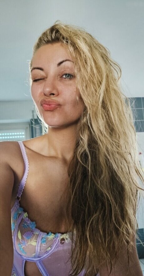 Sarah Milkowski porn actress gallery