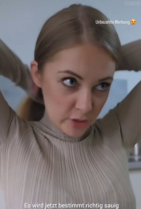 Sarah Milkowski star hot archive