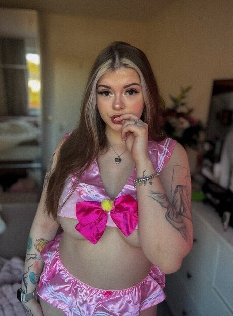 Feneliactx sexy model picture