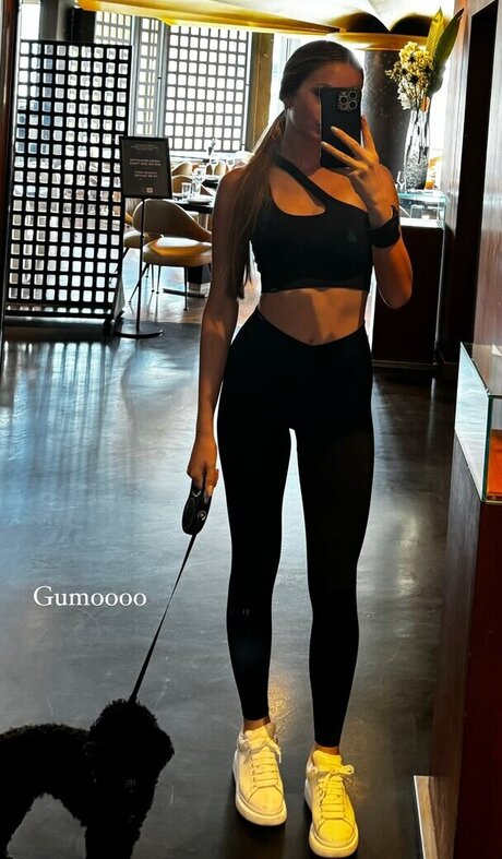 mom feet onlyfans adult picture