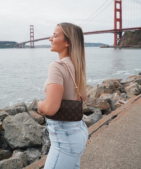 gloryhole wife onlyfans art porn images