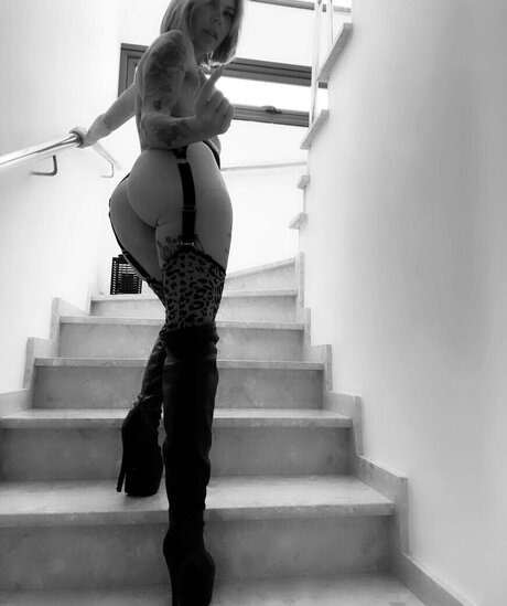 blonde natural onlyfans pretty pic