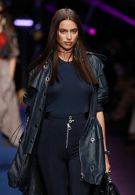 asian shemale onlyfans porn image