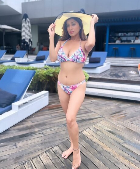 Kate Sharma top model gallery