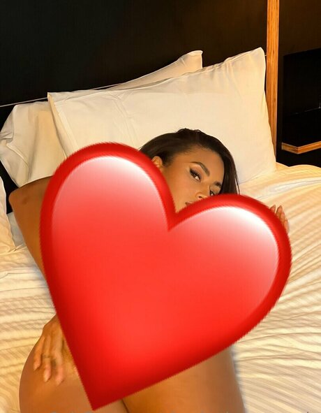 Phoebe Thompson model hd pic