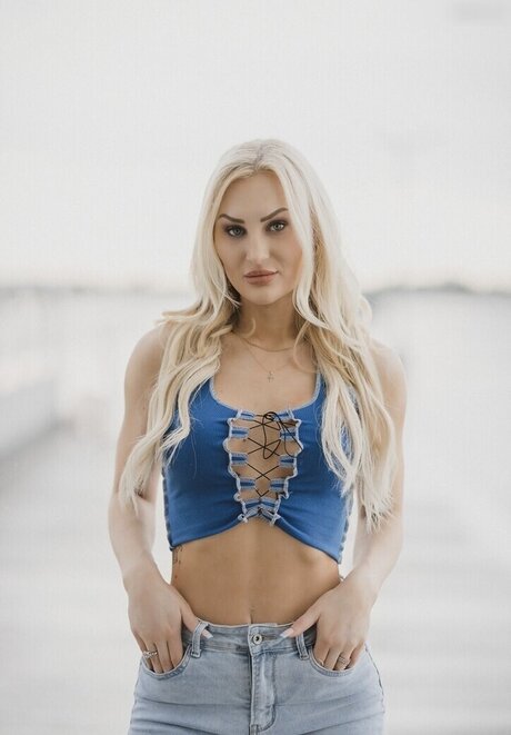 plus size onlyfans naked picture