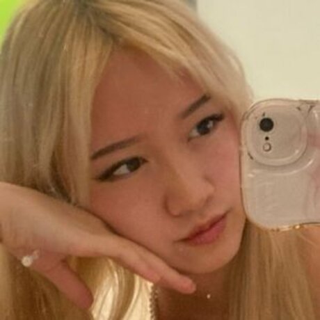 Venawong adult star image