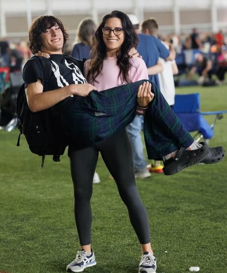 Cat Zingano star sexy photos