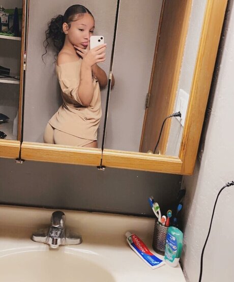 Hunnyduh pornstar hot pic