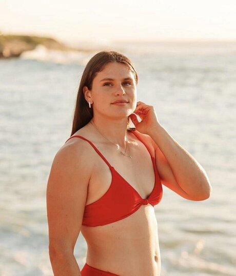 Ilona Maher model perfect pictures