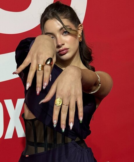 petite onlyfans pretty galleries