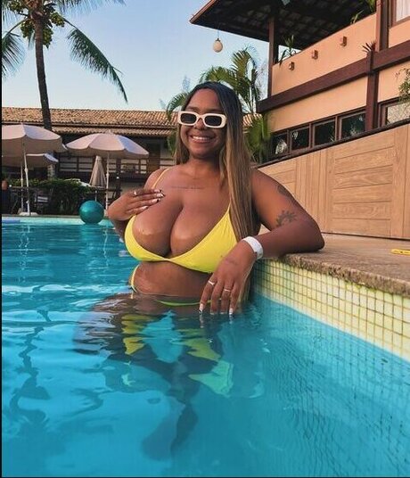 Velvet Scarlett xxx actress pictures