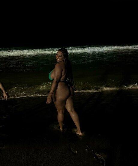 Velvet Scarlett star best picture