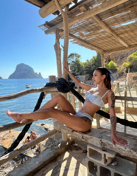 tropikalyy free star photo