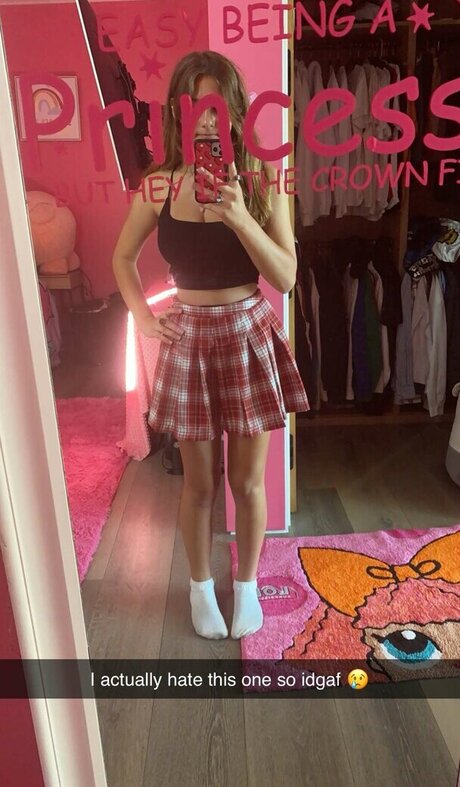 Sara Dobrik porn actress pics