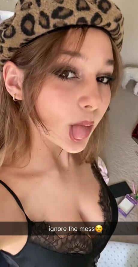 Sara Dobrik pornstar sexy photo