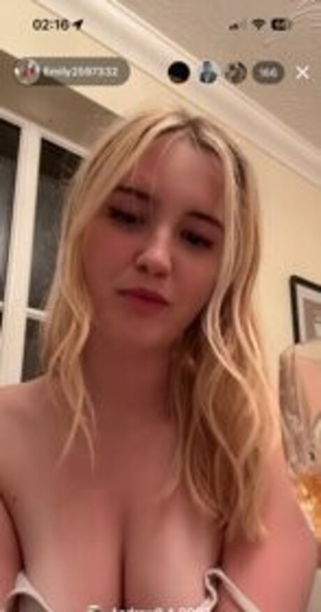 Emily xx pornographic star img