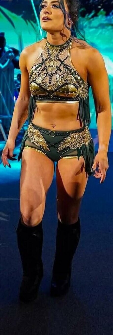 Lyra Valkyria model exclusive archive