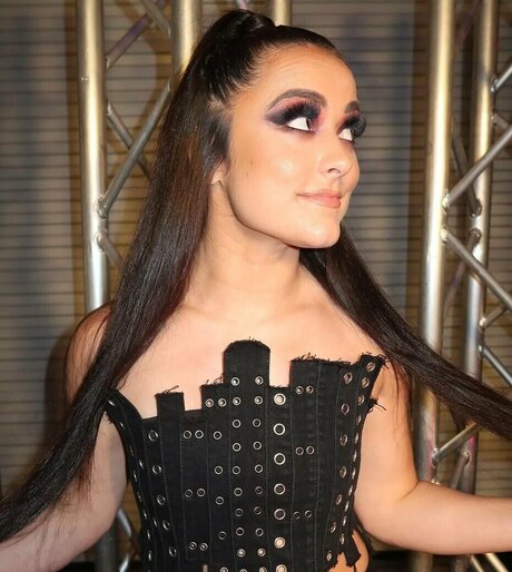 Lyra Valkyria art actress pic