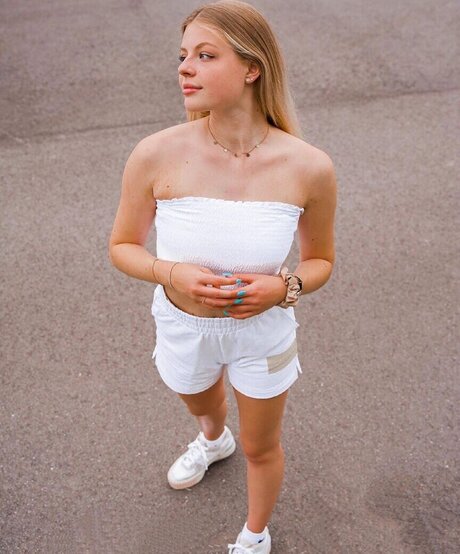 milf onlyfans sexy naked gallery