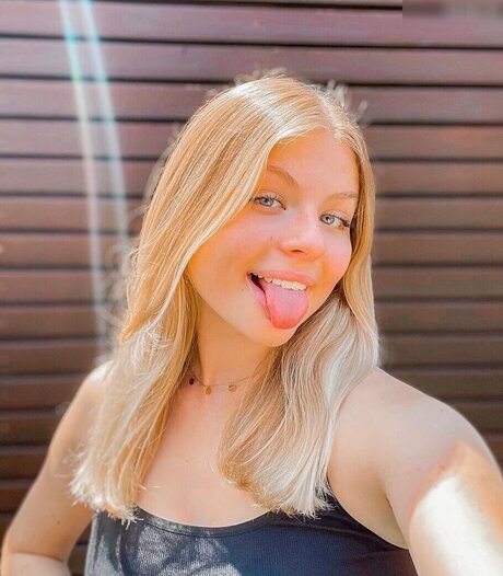 Vallixpauline high quality actress photo